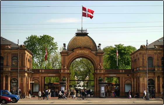 Indgangen til forlystelseshaven i centrum af København