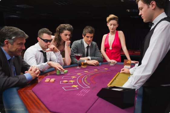 Live casino med rigtige dealere hos danske online casinoer